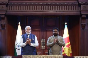 प्रधानमंत्री नरेन्‍द्र मोदी ने कोलम्‍बो में राष्‍ट्रपति सचिवालय में श्रीलंकाई राष्‍ट्रपति अनुरा दिसानायके के साथ एक महत्‍वपूर्ण बैठक की है