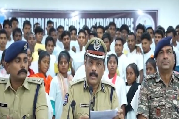 86 Maoists, Including 20 Women, Surrender in Telangana’s Bhadradri District