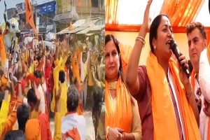 रामनवमी के अवसर पर आज मुख्‍यमंत्री रेखा गुप्‍ता ने शहर के सिद्धपीठ कालकाजी माता मंदिर में दर्शन किया