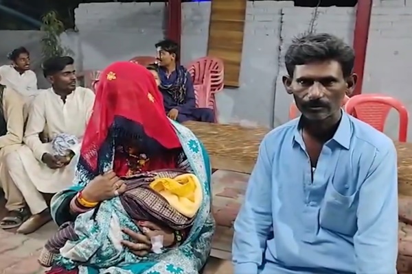 Pakistani Hindu woman gives birth at Attari check post, names daughter ‘Bharti’