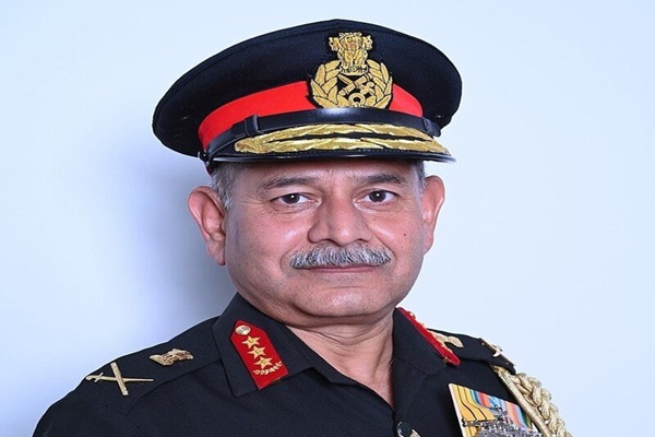 सुरक्षा स्थिति की समीक्षा करने के लिए श्रीनगर पहुंचे सेना प्रमुख जनरल उपेन्द्र द्विवेदी