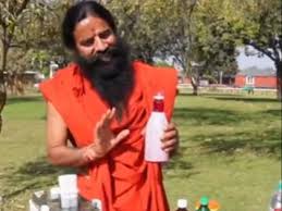 रुह आफजाला शरबत जिहाद म्हणणारे चित्रफिती माध्यमावरून काढून टाकण्याची रामदेव बाबा यांची कबूली