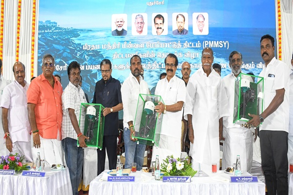 George Kurian Inaugurates Fisheries Projects in Puducherry, Announces Transponders for 2,300 Boats