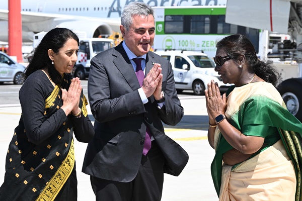 Prez Murmu reaches Rome to attend State Funeral of Pope Francis