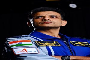 उत्तर प्रदेश के मुख्यमंत्री योगी आदित्यनाथ ने आज लखनऊ में भारतीय अंतरिक्ष यात्री शुभांशु शुक्ला को सम्मानित किया