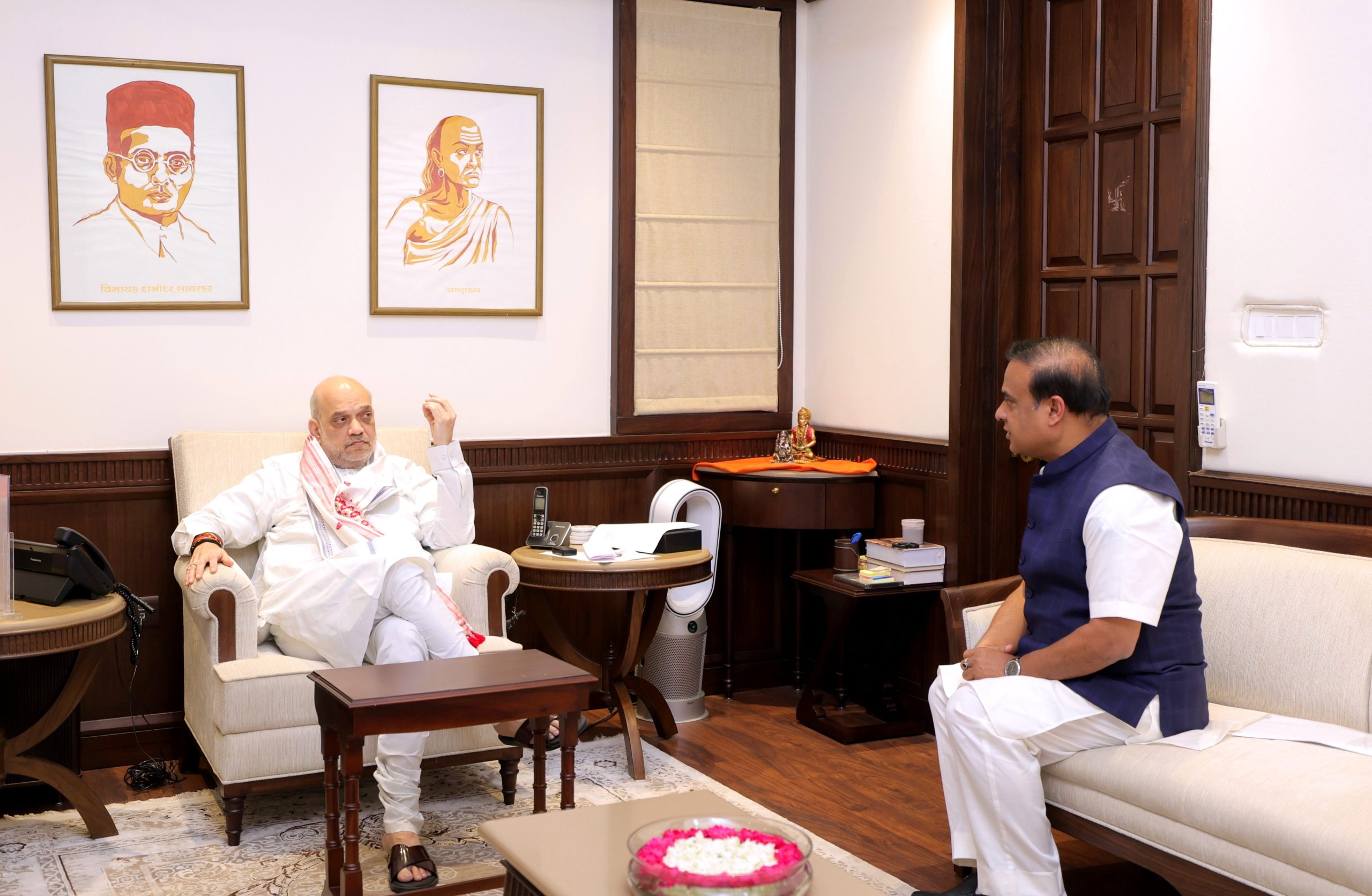গৃহমন্ত্রীক সাক্ষাৎ কৰি অসমৰ উন্নয়ন আৰু বিকাশকেন্দ্ৰিক বিভিন্ন বিষয়ত মুখ্যমন্ত্ৰীৰ হিমন্ত বিশ্ব শৰ্মাৰ আলোচনা