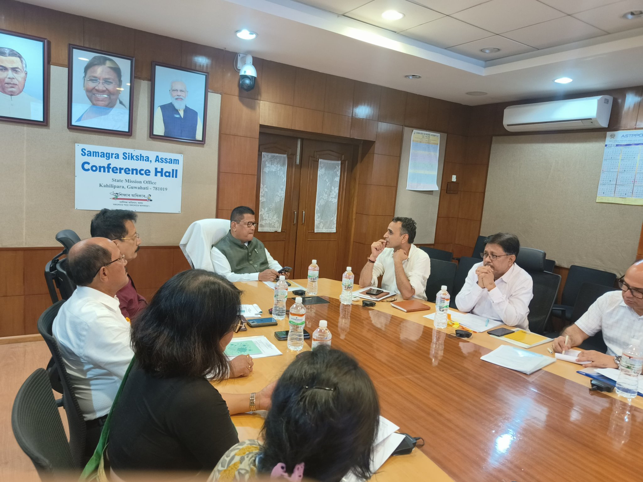 প্রথম শ্ৰেণীৰ পৰা দ্বাদশ শ্ৰেণীলৈ ৫২ লাখ ছাত্ৰ-ছাত্ৰীক বিনামূলীয়া পাঠ্যপুথি প্ৰদান কাৰ্যসূচীৰ পৰ্যালোচনা শিক্ষামন্ত্রী ডা০ ৰণোজ পেগুৰ