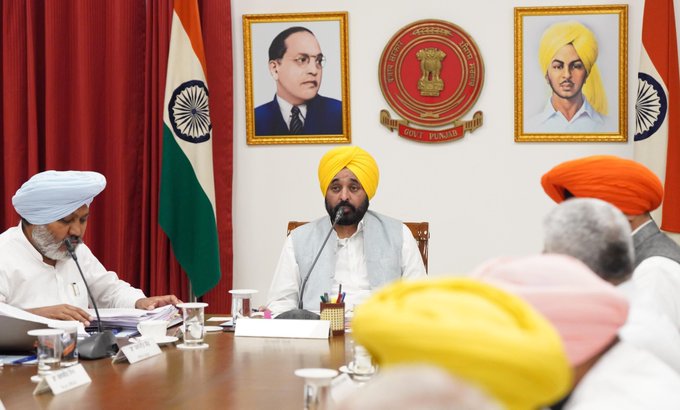 সীমান্তে মোতায়েন বাহিনীর সামরিক চাহিদা মেটাতে রাজস্থানকে অতিরিক্ত জল ছেড়ে দেওয়ার সিদ্ধান্ত নিয়েছে পাঞ্জাব সরকার।