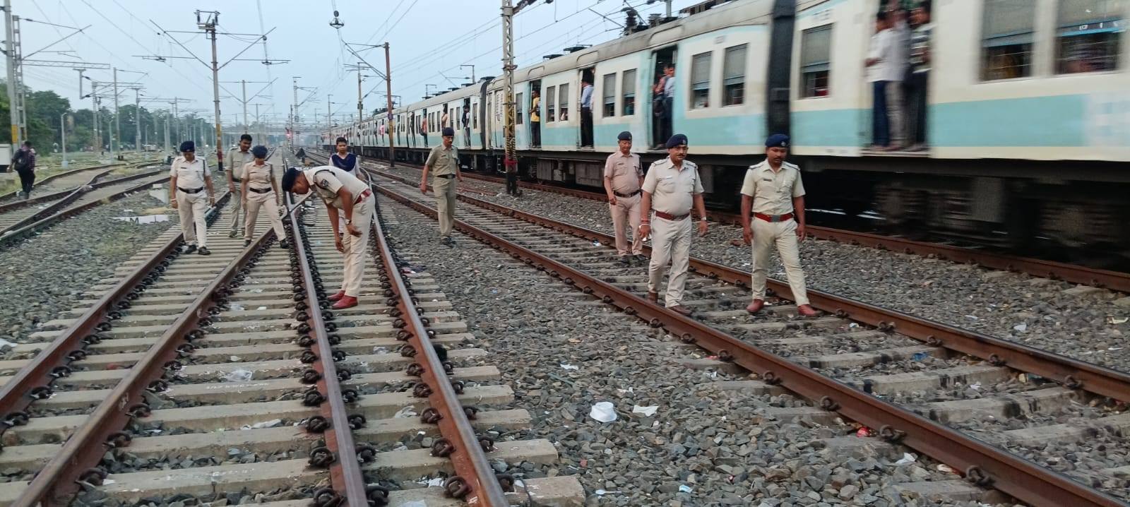 পূর্ব রেলের শিয়ালদা ডিভিশন যাত্রী সুরক্ষায় নিরাপত্তাব্যবস্থা জোরদার করেছে।