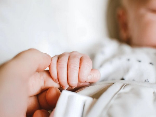 تلنگانہ کے سِدّی پیٹ ضلعے کے ننگانور مخدوم پور گاؤں کے ایک جوڑے نے اپنے نوزائیدہ بچے کا نام ”Sindoora“ رکھتے ہوئے حب الوطنی کا مظاہرہ کیا ہے۔