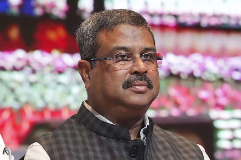 राष्ट्रीय शिक्षा नीति 2020 पारंपरिक मूल्यों को संरक्षित करते हुए देश में भविष्य की शिक्षा के लिए महत्वपूर्ण है: केंद्रीय शिक्षा मंत्री धर्मेंद्र प्रधान