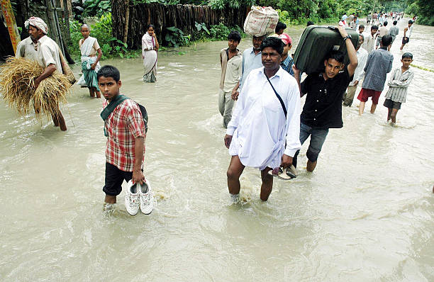 নেৰানেপেৰা বৰষুণৰ ফলত ৰাজ্যৰ কেইবাখনো জিলা বানৰ কবলত