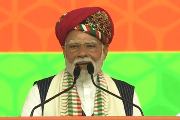 PM Modi says new projects will help Country to emerge as global Center for green energy 