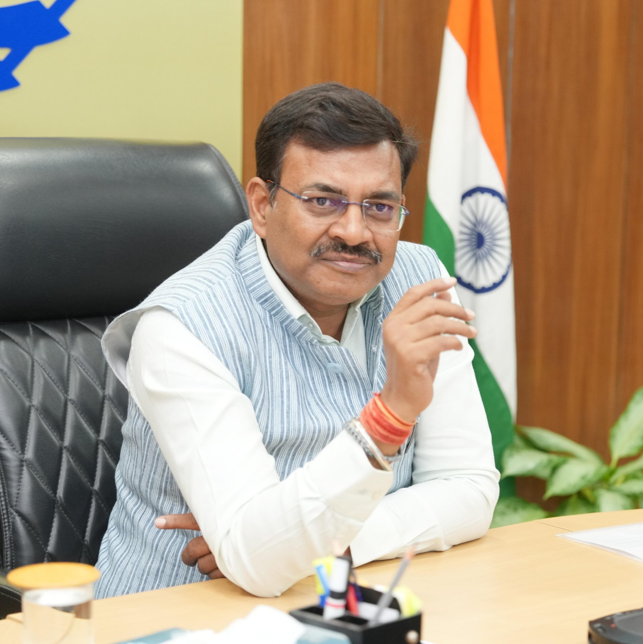 उत्तराखंड सरकार में कार्यरत सभी अधिकारियों और कर्मचारियों को आज से अनिवार्य रूप से बायोमेट्रिक उपस्थिति दर्ज करनी होगी
