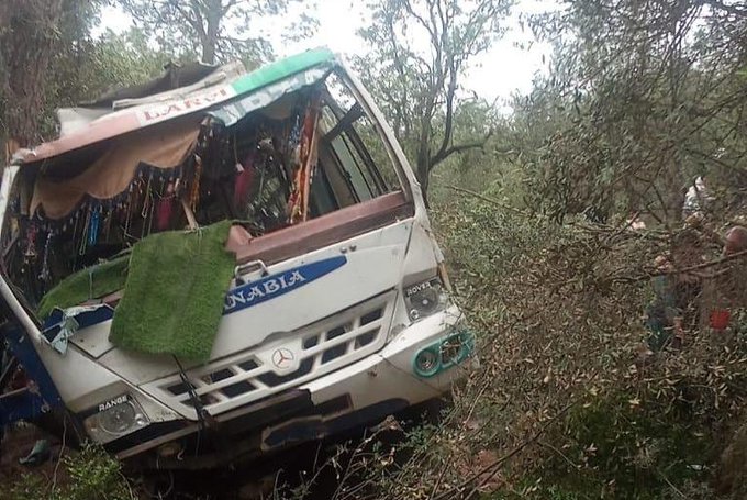 जम्मू-कश्मीरः पुंछ में एक निजी यात्री-बस के गहरी खाई में गिरने से एक सुरक्षाकर्मी समेत 4 यात्रियों की मौत