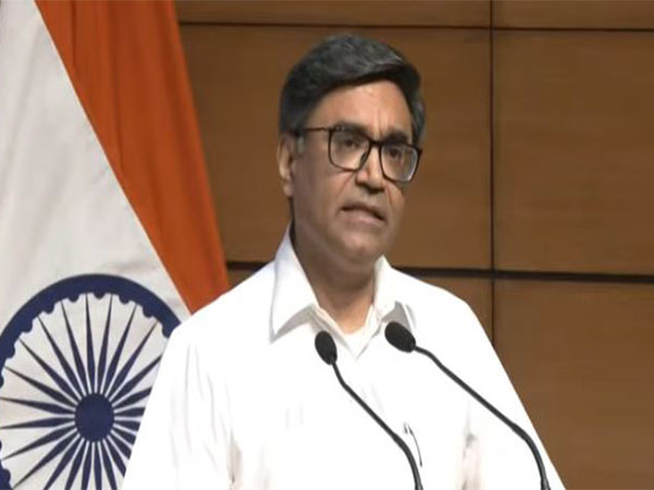 বিদেশ সচিব বিক্রম মিশ্রি বলেছেন, পহেলগাঁওয়ে জঙ্গী হামলার তদন্তে এই ঘটনার সঙ্গে পাকিস্তানের জড়িত থাকার বিষয়টি প্রকাশ্যে এসেছে।