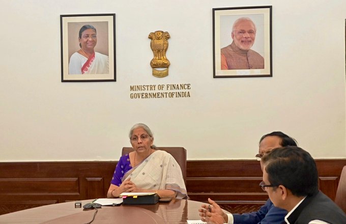 बँकिंग सेवा अविरत सुरू राहाव्यात म्हणून सावध राहण्याचे बँकांना निर्देश- निर्मला सीतारामन