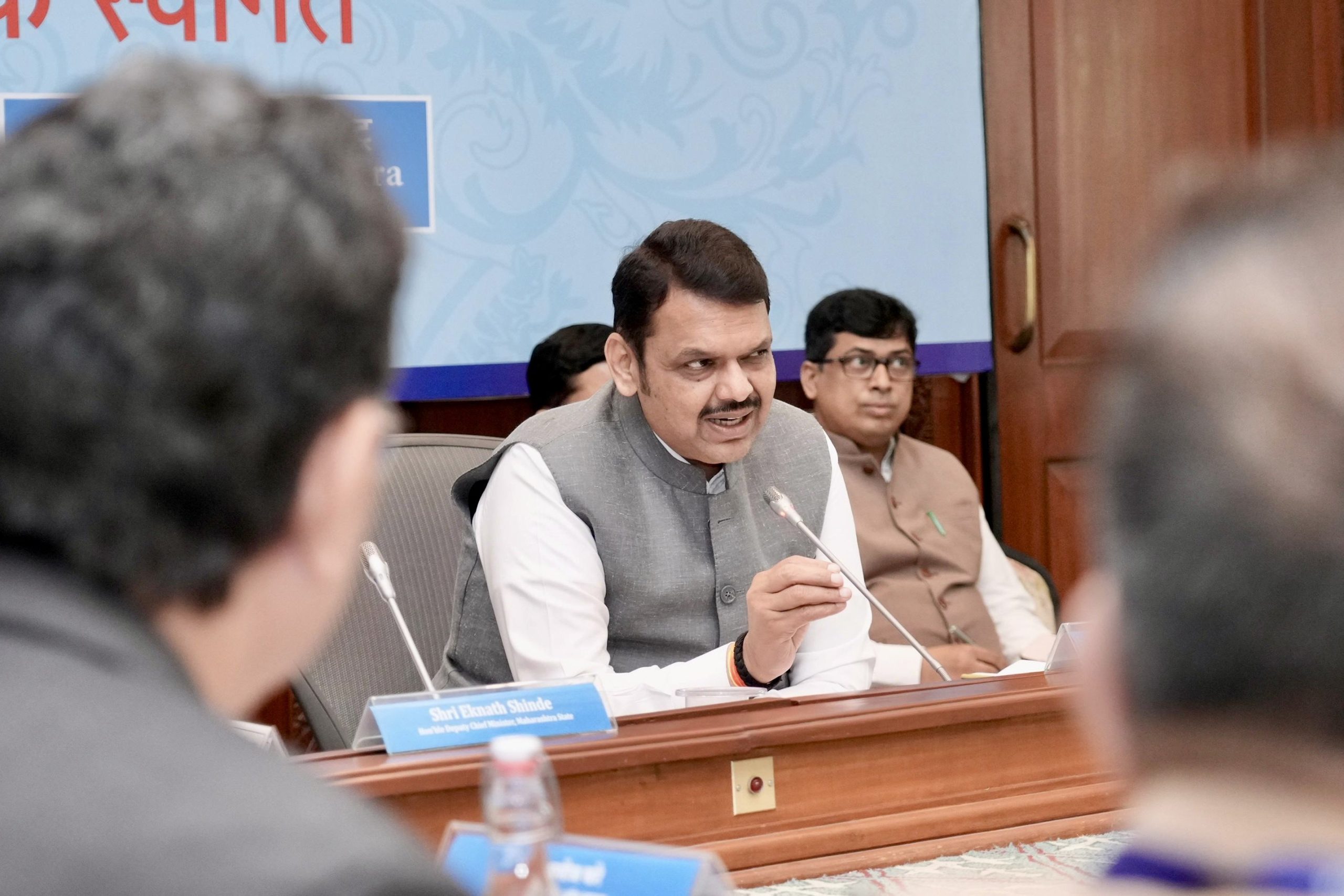 कृषी कर्जासाठी शेतकऱ्यांना सिबिलची अट न घालता कर्जपुरवठा करण्याची बँकांना ताकीद