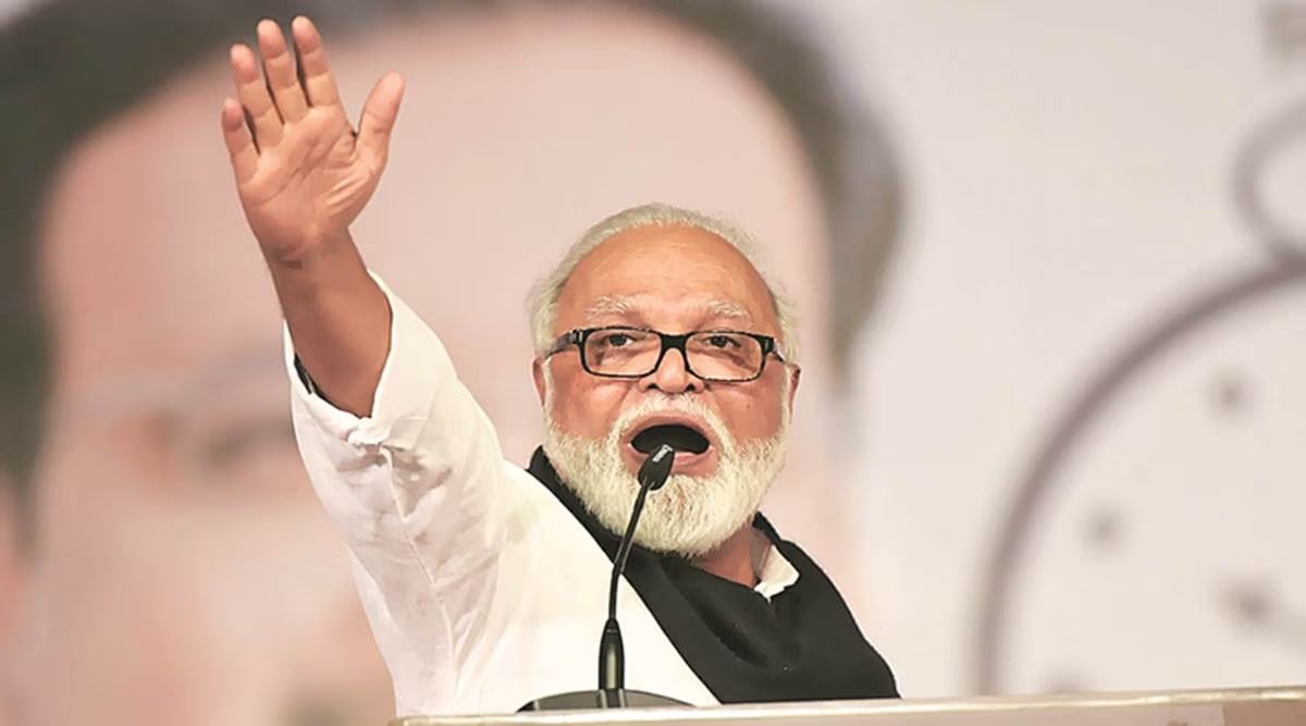 राष्‍ट्रवादी कांग्रेस पार्टी के वरिष्ठ नेता छगन भुजबल ने मुंबई में महायुति सरकार के मंत्री के रूप में शपथ ली