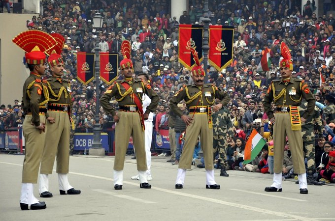 पंजाबमधल्या ३ सीमा चौक्यांवर बिटींग द रिट्रीट समारंभ