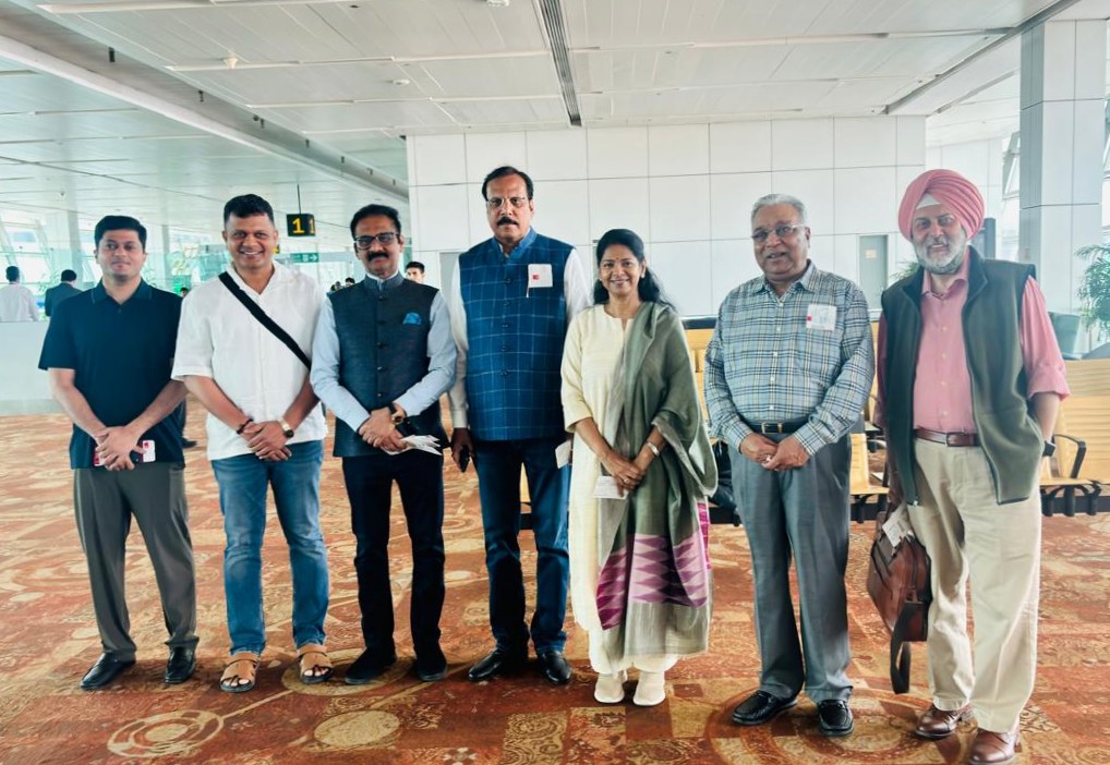 মস্কোত উপস্থিত ডি এম কেৰ সাংসদ কানিমোঝি কৰুণানিধিৰ নেতৃত্বাধীন দল
