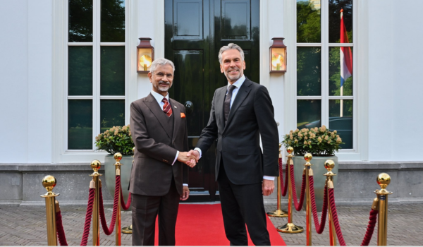 विदेश मंत्री डॉ. एस. जयशंकर ने हेग में नीदरलैंड के प्रधानमंत्री डिक स्कोफ़ से मुलाकात की