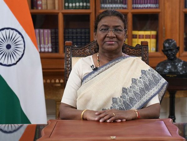 ৰাষ্ট্ৰপতি ভৱনৰ সাংস্কৃতিক কেন্দ্ৰত আজি ৰাষ্ট্ৰপতি শ্ৰীমতী দ্রৌপদী মুৰ্মুৰ সাহিত্য সন্মিলন উদ্বোধন