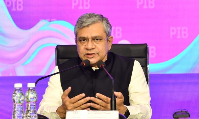 केंद्रीय रेल्वेमंत्र्यांच्या हस्ते हडपसर जोधपुर एक्सप्रेसचं उद्घाटन