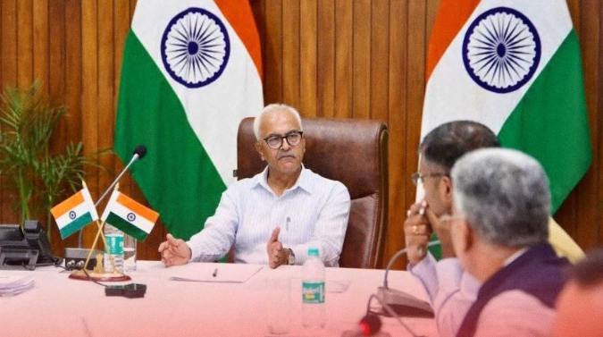 मणिपुर के राज्यपाल अजय कुमार भल्ला ने इंफाल में एक बैठक में राज्य में चल रही राष्ट्रीय राजमार्ग परियोजनाओं की प्रगति की व्यापक समीक्षा की