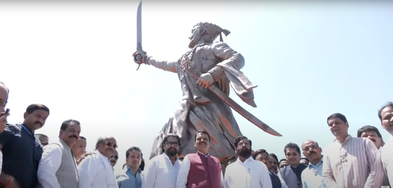 राजकोट किल्ल्यावर उभारलेल्या शिवरायांच्या पुतळ्याचं मुख्यमंत्र्यांच्या हस्ते पूजन