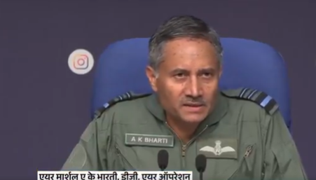 आतंकवादियों और उनके सहयोगी ढांँचे से है भारत की लड़ाईः एयर मार्शल एके भारती