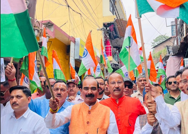 ऑपरेशन सिंदूर की सफलता पर अल्मोड़ा और चम्पावत में तिरंगा शौर्य सम्मान यात्रा निकाली गई