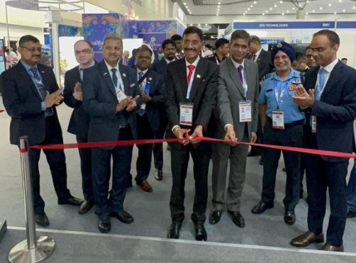 रक्षा राज्य मंत्री संजय सेठ के नेतृत्व में भारतीय प्रतिनिधिमंडल ने मलेशिया में 17वीं लैंगकॉवी अंतर्राष्ट्रीय समुद्री और एयरोस्पेस प्रदर्शनी के उद्घाटन समारोह में भाग लिया