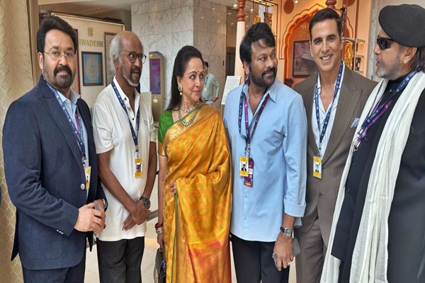 Various plenary sessions at WAVES Summit with experts of entertainment industry
