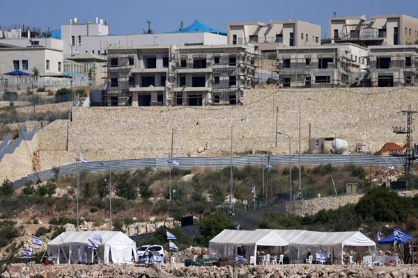 Israel approves 22 new settlements in West Bank