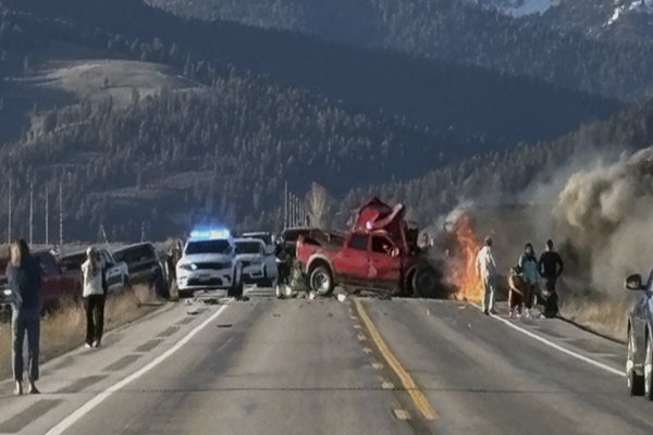 USA: 8 Dead, Several Injured in Fiery Crash Near Yellowstone National Park