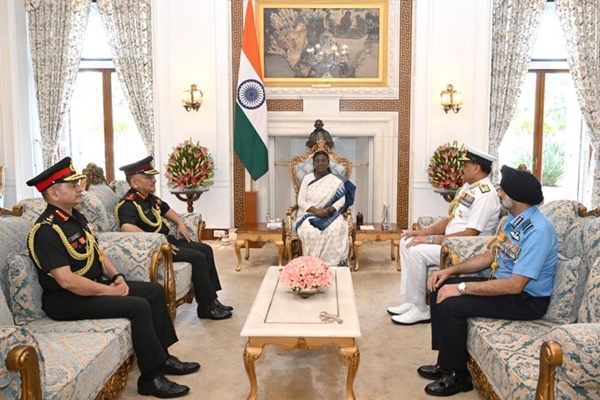 Military chiefs brief President Murmu on Operation Sindoor