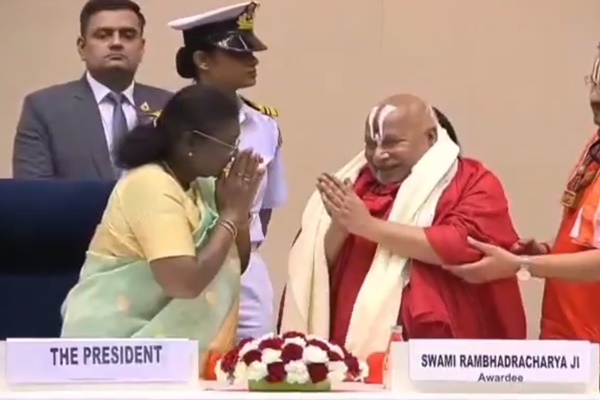 President Murmu Confers Jnanpith Award on Jagadguru Rambhadracharya