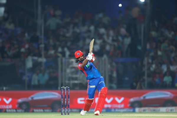 IPL: Match between Delhi Capitals & GT is underway in Delhi