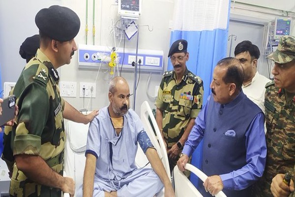 Union Ministe Dr. Jitendra Singh meets injured soldiers at Jammu hospital