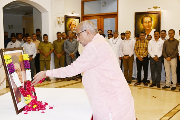 Maharashtra Governor pays tribute to Vinayak Damodar Savarkar on his birth anniversary