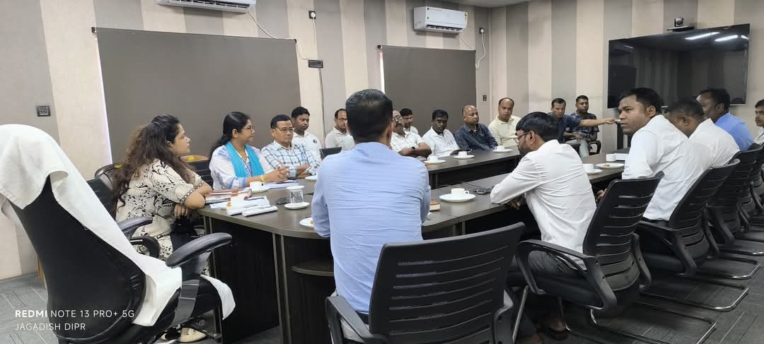 ডিব্ৰুগড় জিলাৰ অতিৰিক্ত জিলা আয়ুক্তৰ সভাপতিত্বত শিক্ষা বিভাগৰ গুৰুত্বপূর্ণ সভা