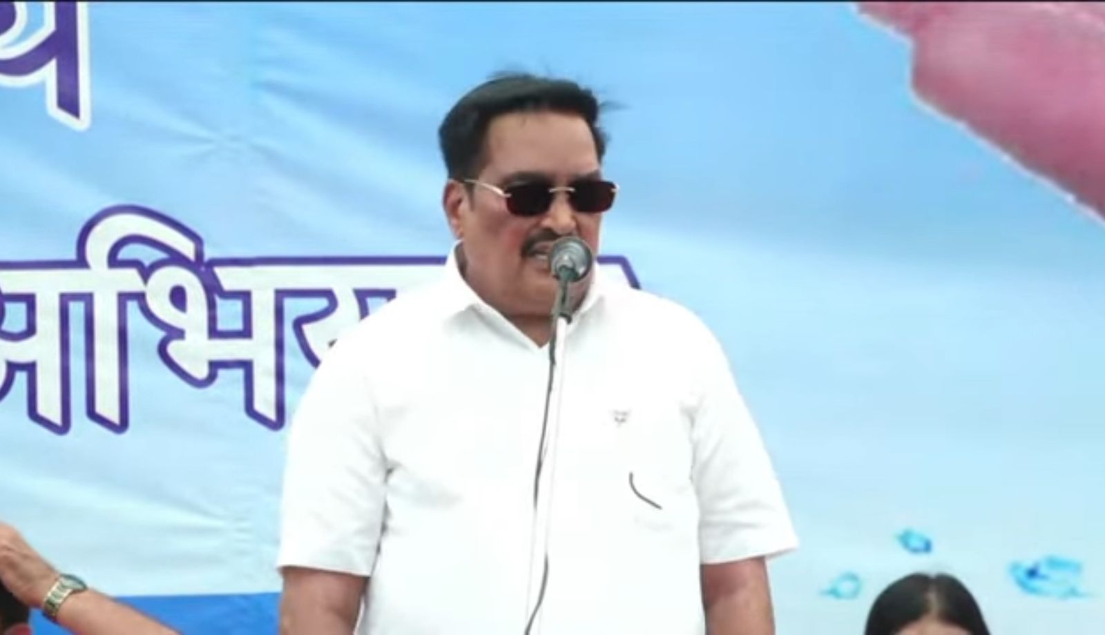 કેન્દ્રીય જળશક્તિ મંત્રી સી.આર.પાટીલે ખેતરમાં બોર કરીને પાણી જમીનમાં ઉતારવા ખેડૂતોને અનુરોધ કર્યો