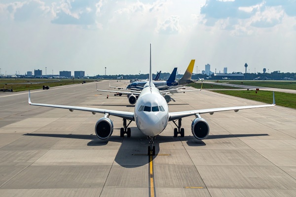 60 Flights Cancelled at Delhi Airport, Passengers Advised to Check with Airlines