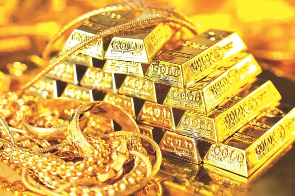 Gold prices down by 3.7 %, at Rs 93,320/10gm