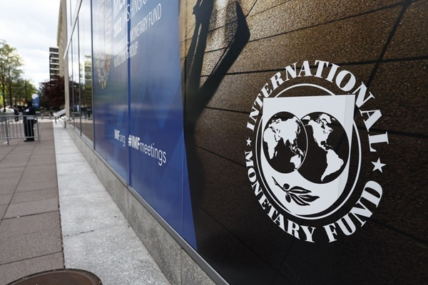 IMF Adds 11 More Conditions to Pakistan Bailout, flags tensions with India as big risk