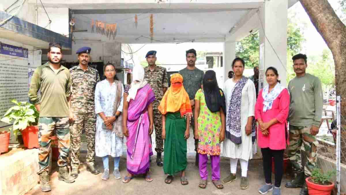 छत्तीसगढ़: सुरक्षा बलों ने कांकेर जिले के बीनागुंडा गांव से पांच माओवादियों को गिरफ्तार किया