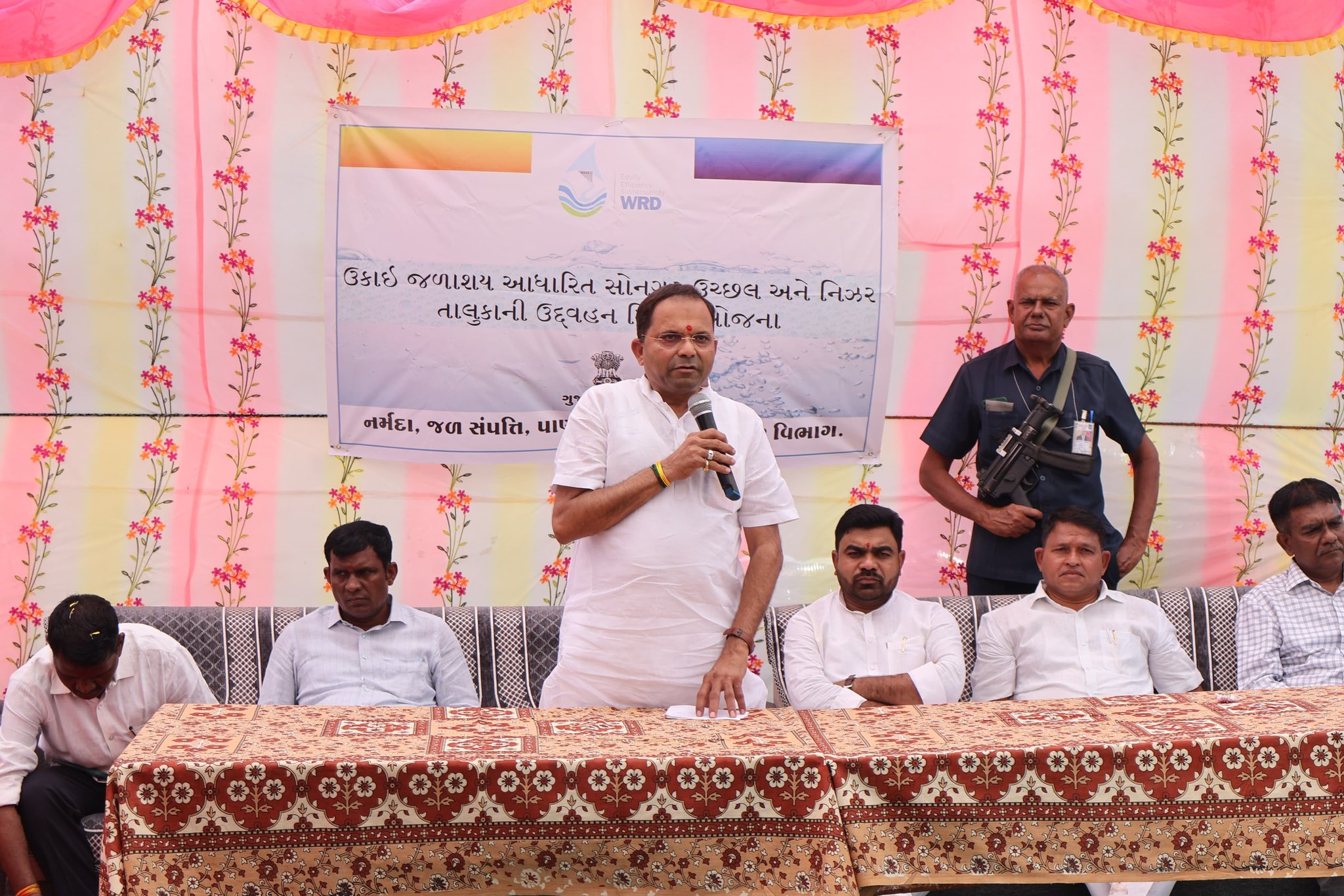 તાપી જિલ્લાના સોનગઢ, ઉકાઇ અને નિઝર સહિતનાં તાલુકાઓનાં 54 ગામોમાં પાણી આપવાનો પ્રારંભ કરવામાં આવ્યો.