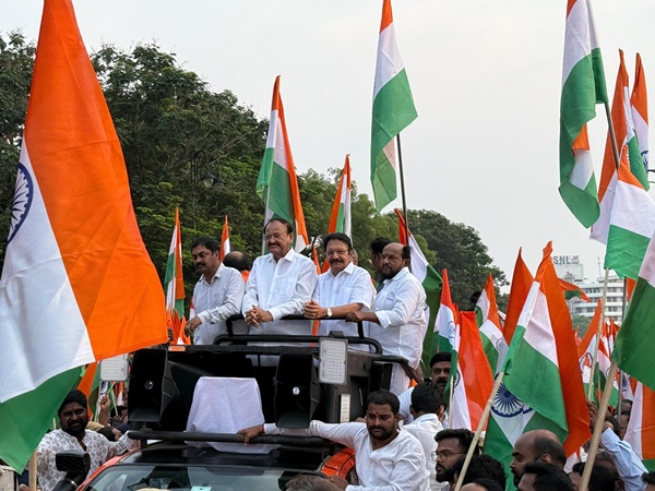 Hyderabad: Former Vice President M Venkaiah Naidu participates in Tiranga Yatra