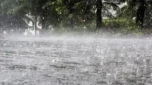 दक्षिण-पश्चिम मॉनसून कर्नाटक में आगे बढ गया है तथा तटीय कर्नाटक में वर्षा हो रही है